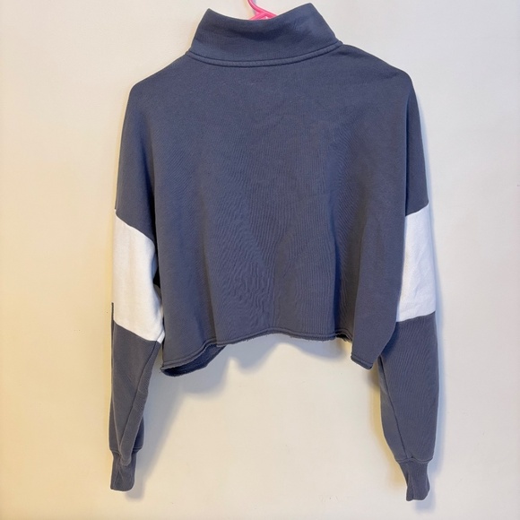 Hollister Drop Shoulder Oversized Mock Neck Crop Sweater Button Blue Grey Medium - Picture 2 of 3